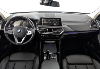 Подержанный автомобиль BMW X4 2022 года (14 фото)