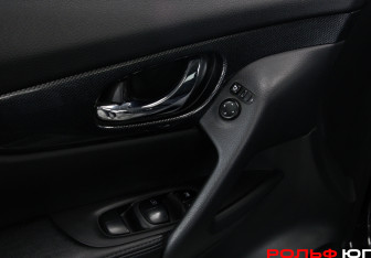 Подержанный автомобиль Nissan X-Trail 2017 года (18 фото)