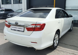 Подержанный автомобиль Toyota Camry Sedan 2014 года (5 фото)
