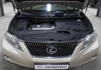 Подержанный автомобиль Lexus RX 2010 года (9 фото)