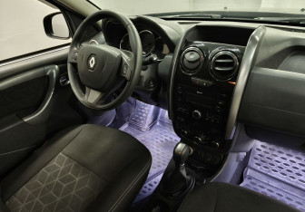 Подержанный автомобиль Renault Duster 2017 года (11 фото)