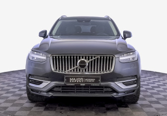 Подержанный автомобиль Volvo XC90 2021 года (2 фото)