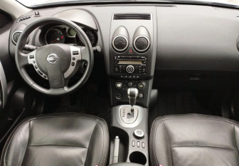 Подержанный автомобиль Nissan Qashqai 2007 года (9 фото)