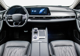 Подержанный автомобиль Chery Arrizo 8 2023 года (13 фото)