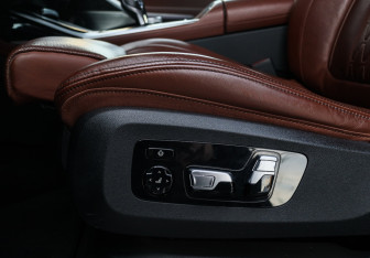 Подержанный автомобиль BMW X7 2021 года (22 фото)