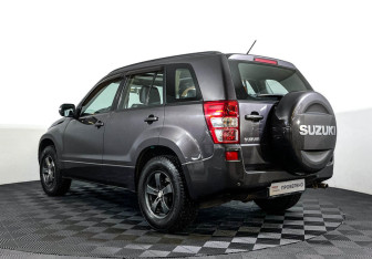 Подержанный автомобиль Suzuki Grand Vitara 2008 года (7 фото)