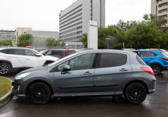 Подержанный автомобиль Peugeot 308 Hatchback 2008 года (6 фото)