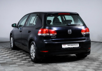 Подержанный автомобиль Volkswagen Golf Hatchback 2012 года (7 фото)