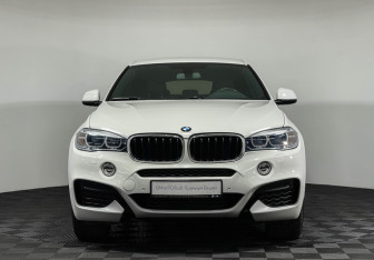 Подержанный автомобиль BMW X6 2018 года (3 фото)
