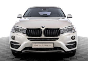 Подержанный автомобиль BMW X6 2019 года (2 фото)