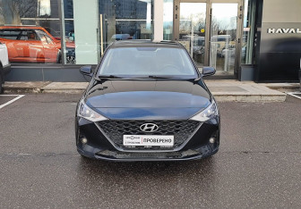 Подержанный автомобиль Hyundai Solaris Sedan 2021 года (2 фото)