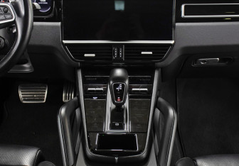 Подержанный автомобиль Porsche Cayenne 2019 года (16 фото)