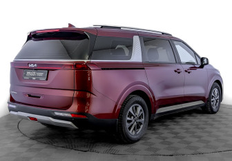 Подержанный автомобиль Kia Carnival 2022 года (5 фото)