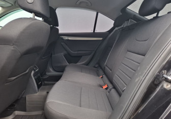 Подержанный автомобиль Skoda Octavia Liftback 2013 года (11 фото)