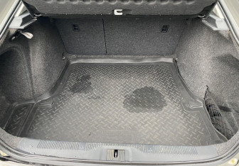 Подержанный автомобиль Skoda Octavia Liftback 2011 года (13 фото)