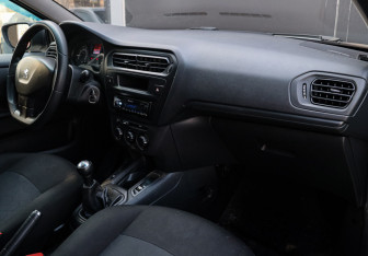 Подержанный автомобиль Peugeot 301 2016 года (7 фото)