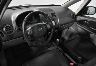 Подержанный автомобиль Suzuki SX4 Hatchback 2011 года (7 фото)