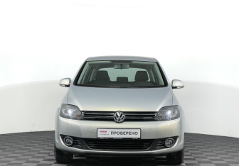 Подержанный автомобиль Volkswagen Golf Plus 2010 года (2 фото)