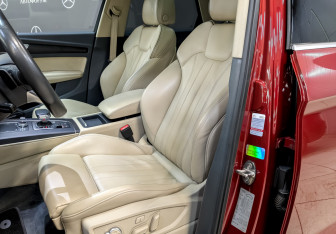 Подержанный автомобиль Audi Q5 2019 года (20 фото)