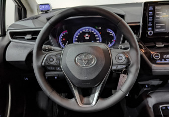 Подержанный автомобиль Toyota Corolla Sedan 2019 года (22 фото)
