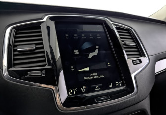Подержанный автомобиль Volvo XC90 2019 года (27 фото)