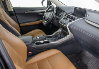 Подержанный автомобиль Lexus NX 2018 года (9 фото)