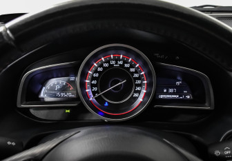 Подержанный автомобиль Mazda 3 Sedan 2014 года (10 фото)