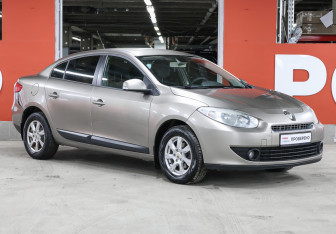 Подержанный автомобиль Renault Fluence 2012 года (3 фото)