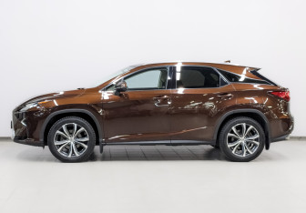 Подержанный автомобиль Lexus RX 2017 года (8 фото)