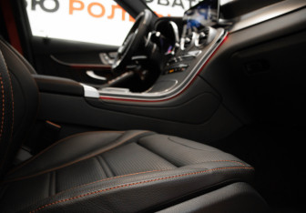 Подержанный автомобиль Mercedes-Benz GLC AMG 2021 года (32 фото)