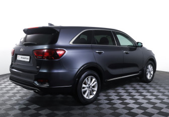 Подержанный автомобиль Kia Sorento 2019 года (5 фото)