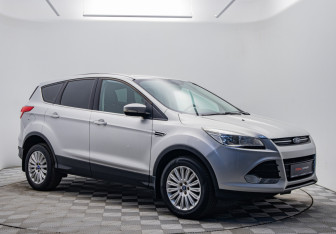 Подержанный автомобиль Ford Kuga 2015 года (7 фото)