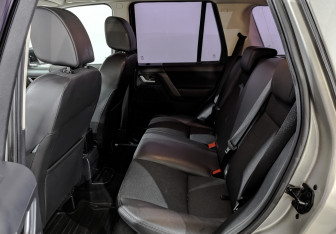 Подержанный автомобиль Land Rover Freelander 2010 года (18 фото)