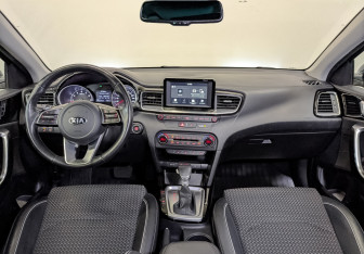 Подержанный автомобиль Kia Ceed Wagon 2019 года (14 фото)