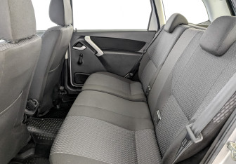 Подержанный автомобиль LADA (ВАЗ) Kalina Wagon 2017 года (12 фото)