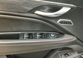 Подержанный автомобиль Geely Tugella 2021 года (18 фото)