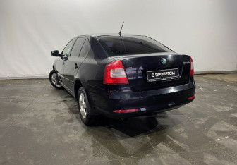 Подержанный автомобиль Skoda Octavia Liftback 2011 года (4 фото)