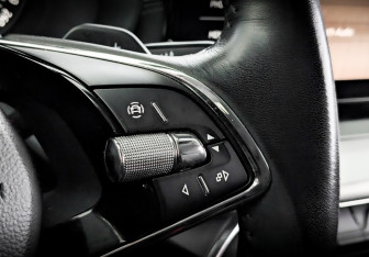 Подержанный автомобиль Skoda Octavia Liftback 2021 года (28 фото)