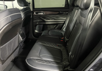 Подержанный автомобиль Exeed VX 2022 года (10 фото)