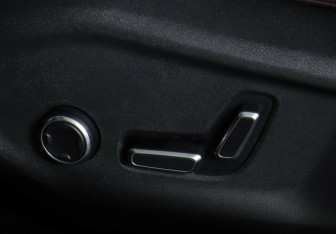 Подержанный автомобиль Geely Monjaro 2022 года (22 фото)