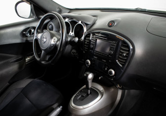 Подержанный автомобиль Nissan Juke 2011 года (10 фото)