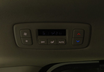 Подержанный автомобиль Kia Carnival 2022 года (22 фото)