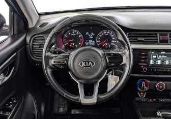 Подержанный автомобиль Kia Rio Hatchback 2020 года (20 фото)