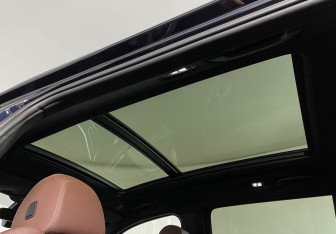 Подержанный автомобиль BMW X7 2020 года (17 фото)