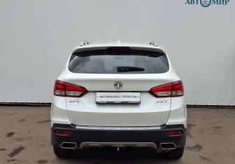 Подержанный автомобиль DongFeng AX7 2019 года (6 фото)