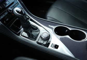 Подержанный автомобиль Infiniti Q60 Coupe 2018 года (15 фото)