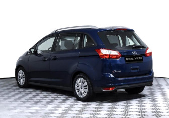 Подержанный автомобиль Ford S-MAX 2019 года (3 фото)