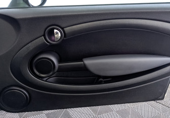 Подержанный автомобиль MINI Clubman Hatchback 2012 года (24 фото)