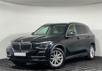 Подержанный автомобиль BMW X5 2020 года (23 фото)