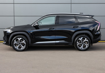Подержанный автомобиль Geely Atlas 2024 года (8 фото)
